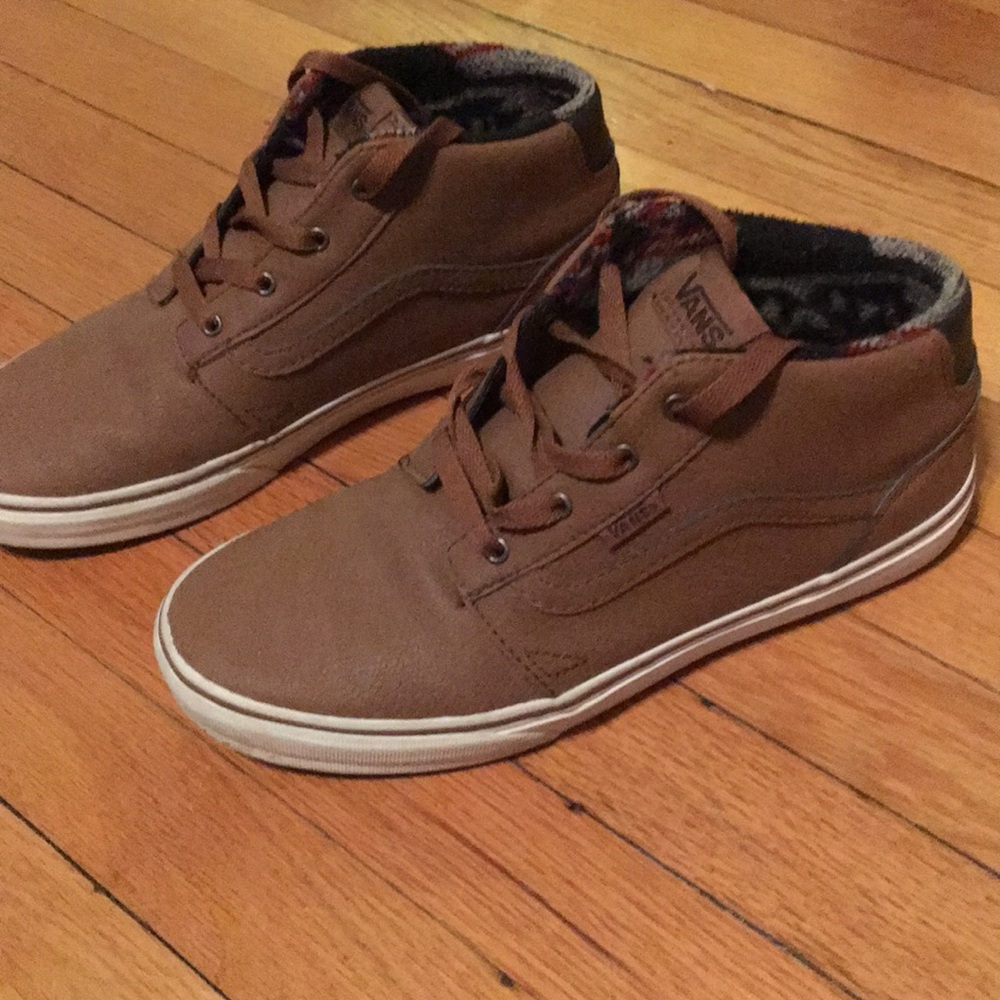 Vans hightop with fuzzy inside pre loved condition